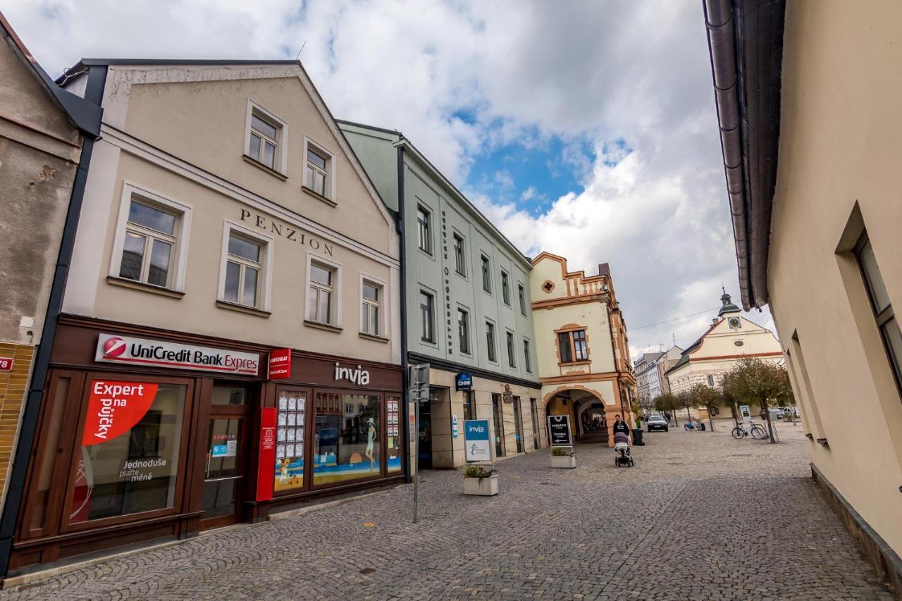 Penzion Na Namesti Dvůr Králové nad Labem Bagian luar foto