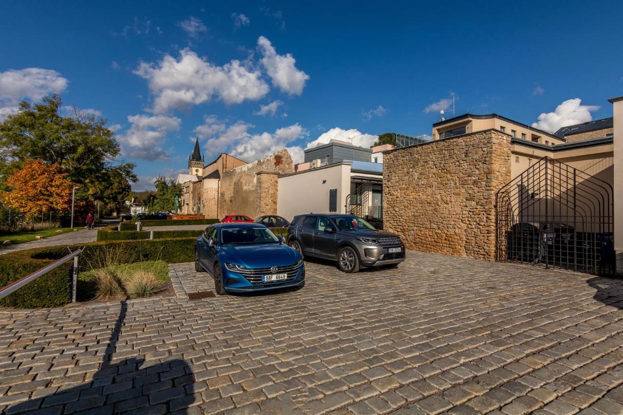 Penzion Na Namesti Dvůr Králové nad Labem Bagian luar foto